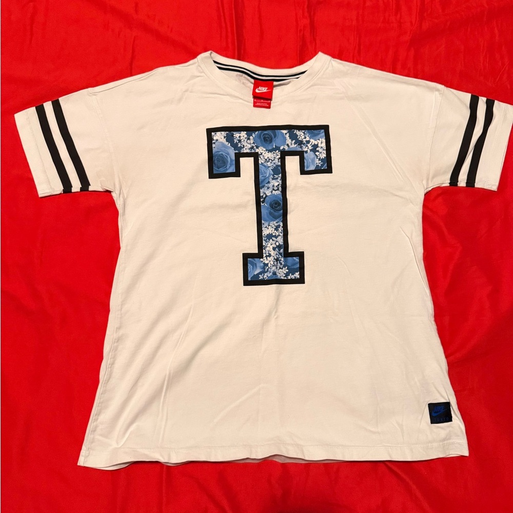 Nike Tokyo Shirt Mens Medium White T Logo Flower